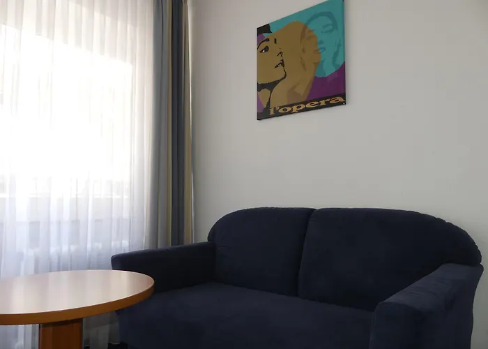 多姆卡拉斯酒店 3* 科隆