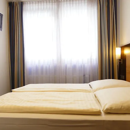 Hotell Callas Am Dom 3*