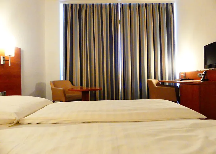 多姆卡拉斯酒店 3*